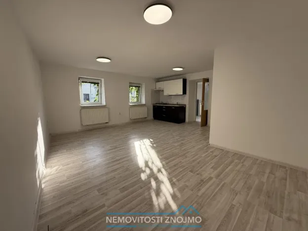 Pronájem kanceláře, Znojmo, Velká Michalská, 35 m2