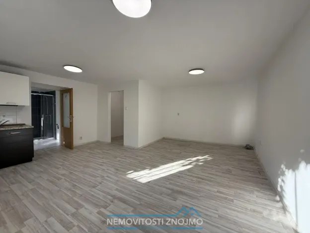 Pronájem kanceláře, Znojmo, Velká Michalská, 35 m2