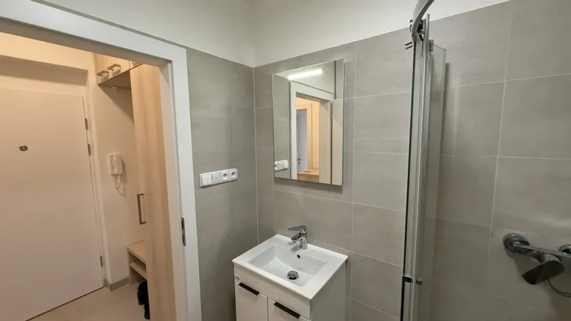 Pronájem bytu 2+kk, Zlín - Malenovice, Hřebíčkova, 34 m2