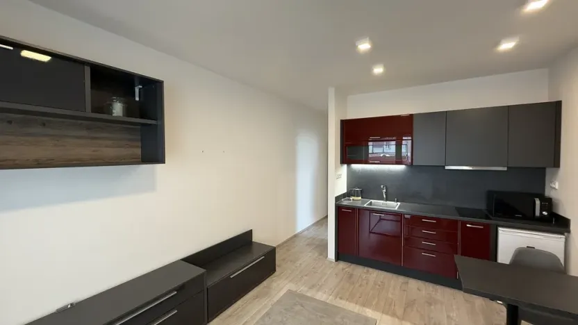 Pronájem bytu 2+kk, Zlín - Malenovice, Hřebíčkova, 34 m2