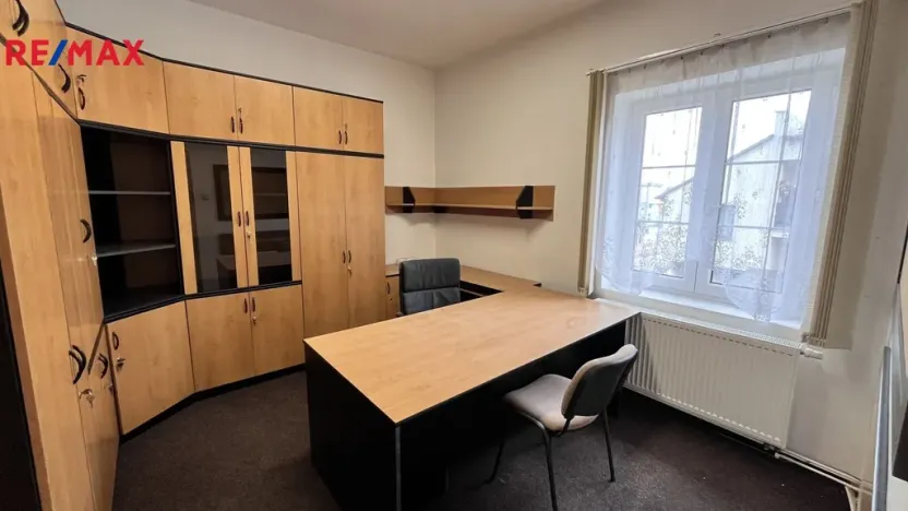 Pronájem kanceláře, Pelhřimov, Krasíkovická, 70 m2