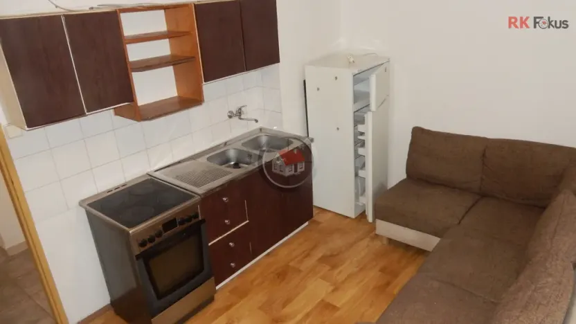 Pronájem bytu 1+kk, Třebíč - Horka-Domky, Václavské nám., 20 m2
