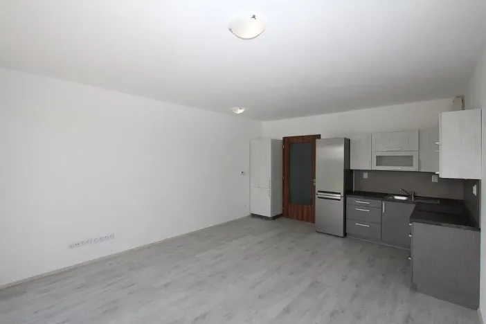 Pronájem bytu 1+kk, Pardubice - Zelené Předměstí, Pod Vinicí, 33 m2