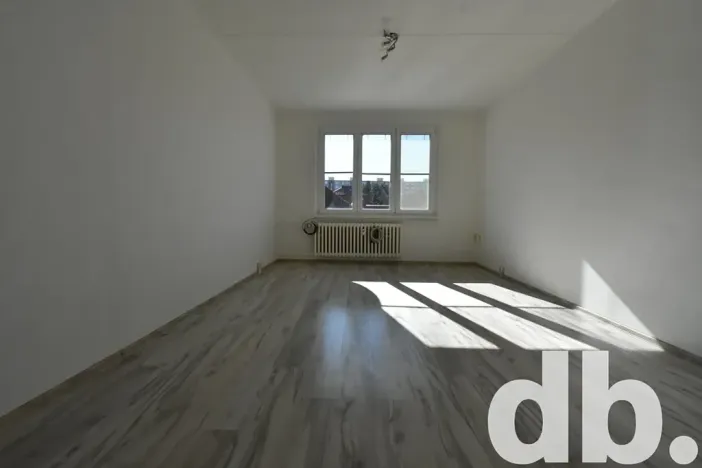 Pronájem bytu 2+1, Karlovy Vary, Závodu míru, 60 m2