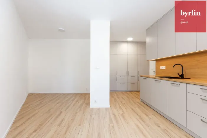 Prodej bytu 1+kk, Opava, Rolnická, 28 m2