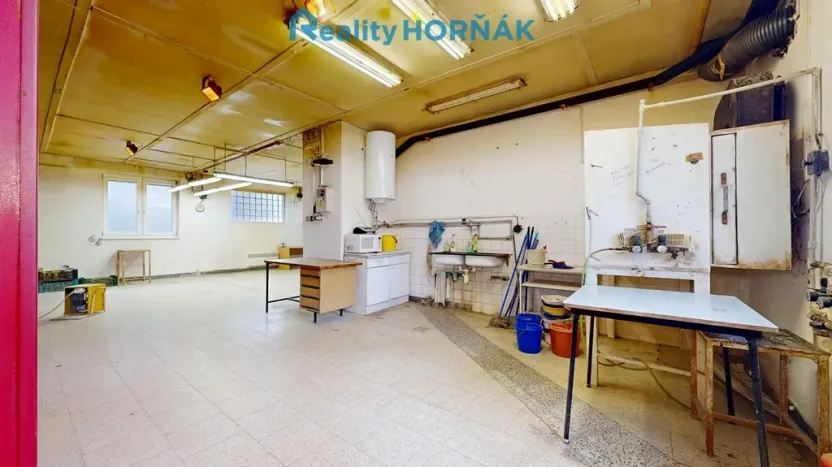 Prodej výrobních prostor, Bechyně, U Vodojemu, 496 m2
