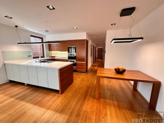 Prodej bytu 3+kk, Olomouc, Chválkovická, 83 m2