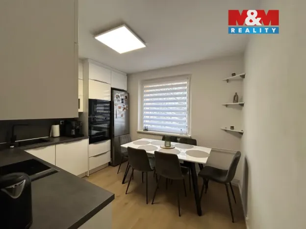 Prodej bytu 3+1, Jirkov, Mládežnická, 75 m2