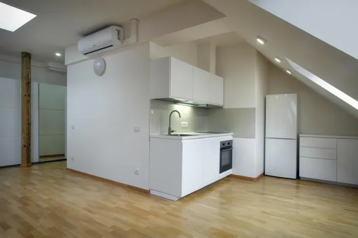 Pronájem bytu 1+kk, Praha - Libeň, Sokolovská, 64 m2