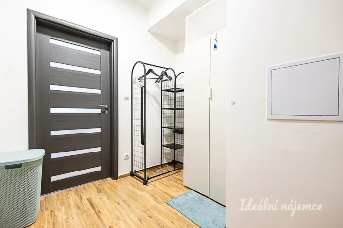 Pronájem bytu 2+kk, Praha - Košíře, Jinonická, 60 m2