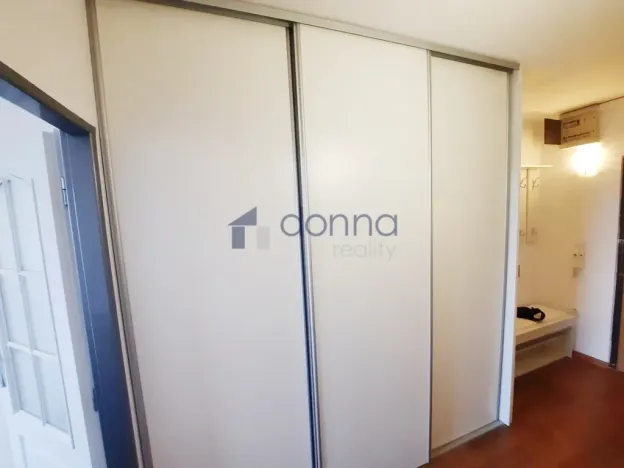 Pronájem bytu 2+kk, Praha, Brandlova, 47 m2