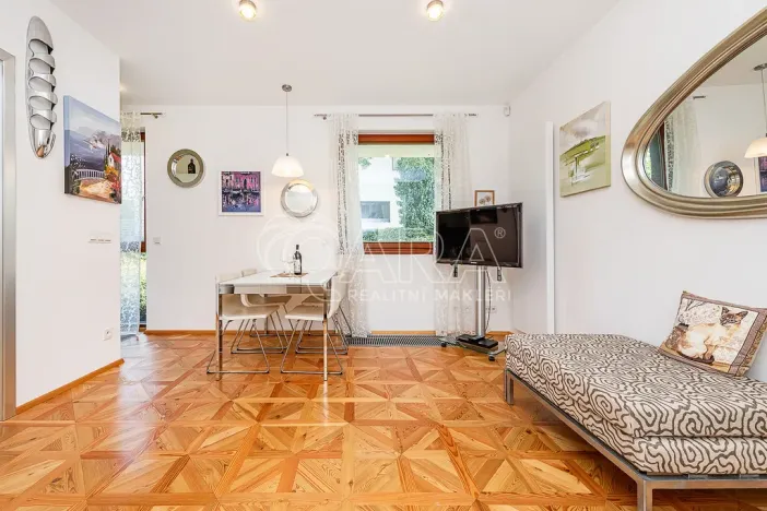 Prodej bytu 1+kk, Praha - Dejvice, Matějská, 33 m2