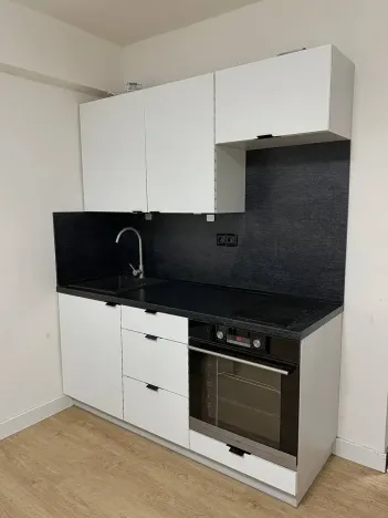 Pronájem bytu 1+kk, Praha - Radotín, Vrážská, 25 m2