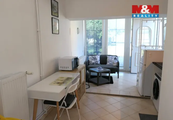 Pronájem bytu 1+kk, Loděnice, Spojovací, 21 m2
