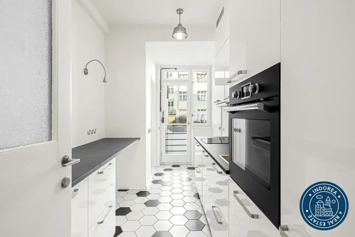 Prodej bytu 3+1, Praha, Soukenická, 99 m2