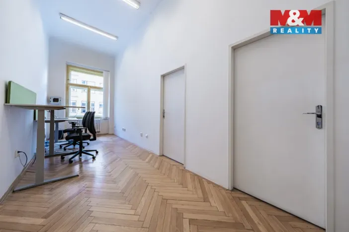 Pronájem kanceláře, Praha - Vinohrady, náměstí Míru, 92 m2