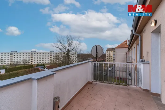 Prodej bytu 2+1, Cheb, Na Hradčanech, 54 m2