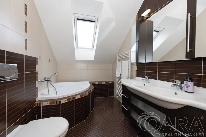 Prodej rodinného domu, Dolní Břežany, K Písnici, 98 m2