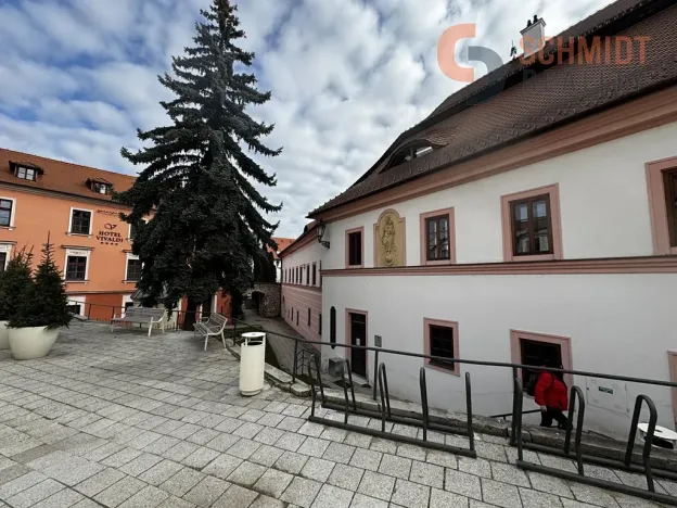 Pronájem kanceláře, Mikulov, Kostelní nám., 36 m2