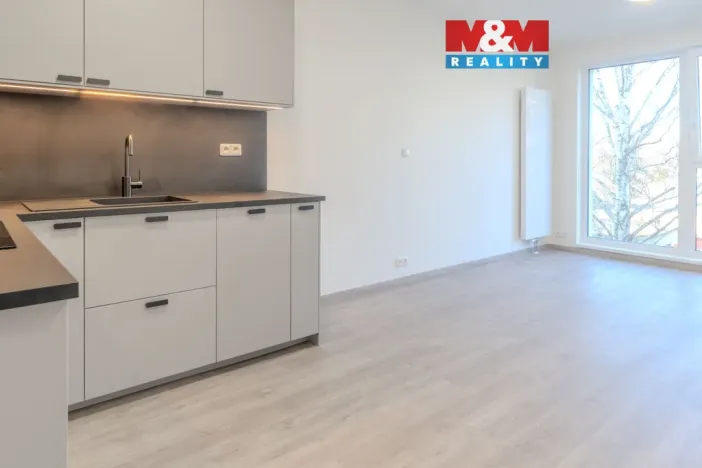 Prodej bytu 1+kk, Zlín, Nad Stráněmi, 34 m2