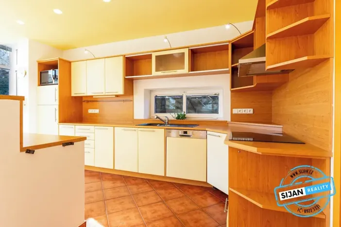 Prodej rodinného domu, Chvalíkovice, České školy, 180 m2