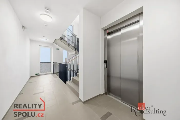 Pronájem bytu 2+kk, Pardubice - Pardubičky, Nová Tesla, 53 m2