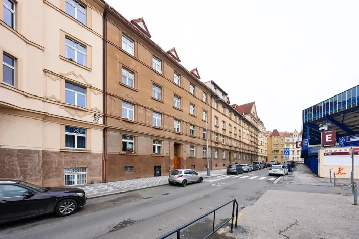 Pronájem bytu 2+kk, Praha - Bubeneč, U Sparty, 44 m2