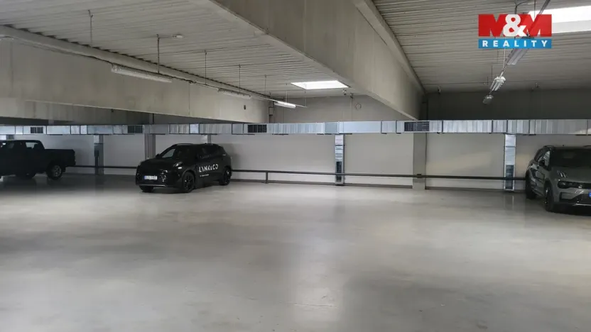 Pronájem garáže, Nupaky, Komerční, 420 m2