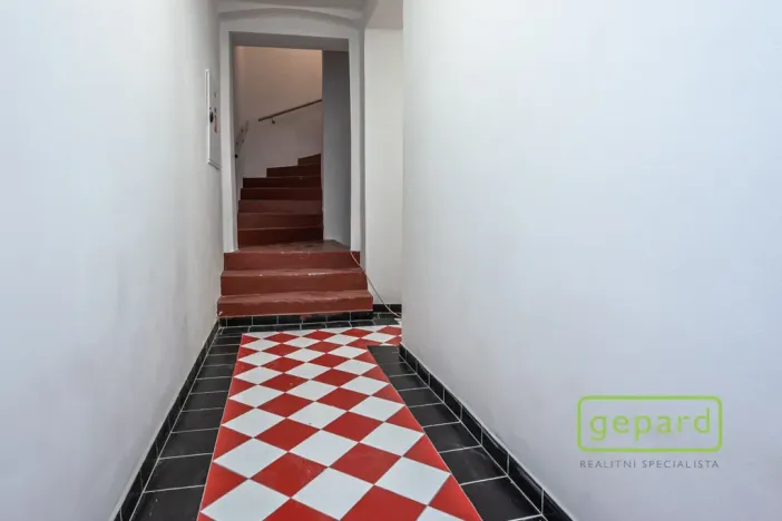 Pronájem bytu 1+1, Praha - Smíchov, Pod Barvířkou, 32 m2