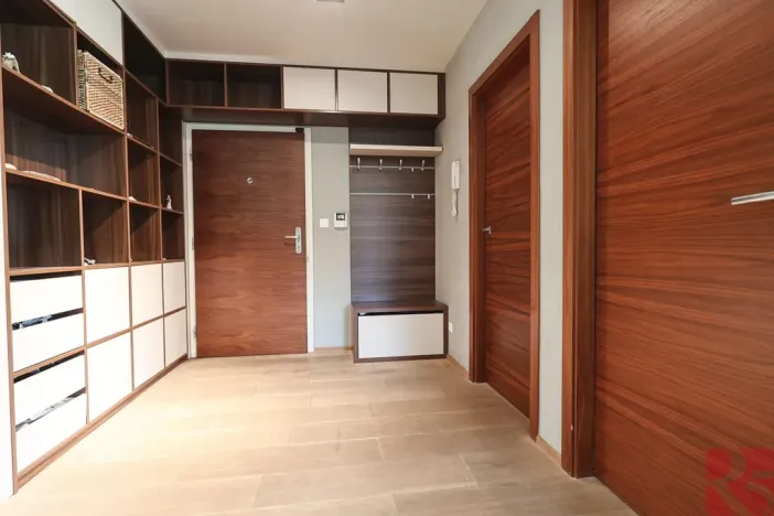 Prodej bytu 4+kk, Praha - Uhříněves, V bytovkách, 116 m2