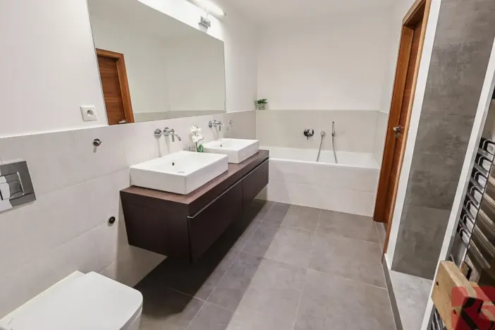 Prodej bytu 4+kk, Praha - Uhříněves, V bytovkách, 116 m2