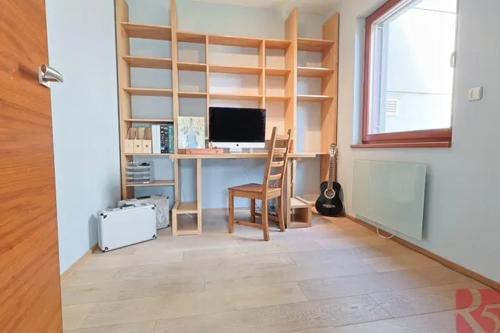 Prodej bytu 4+kk, Praha - Uhříněves, V bytovkách, 116 m2