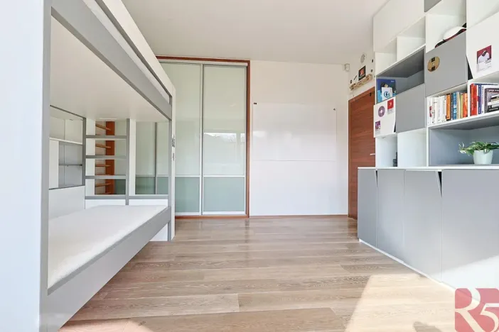 Prodej bytu 4+kk, Praha - Uhříněves, V bytovkách, 116 m2