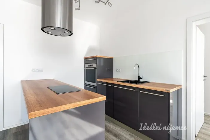 Pronájem bytu 2+kk, Praha - Hloubětín, Modrého, 58 m2