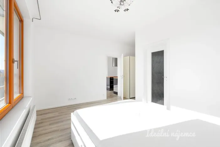 Pronájem bytu 2+kk, Praha - Hloubětín, Modrého, 58 m2