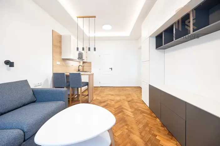 Pronájem bytu 1+kk, Praha - Střešovice, Myslbekova, 30 m2