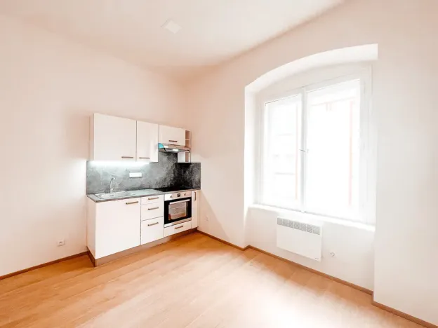 Pronájem bytu 1+1, Praha - Žižkov, Jeronýmova, 38 m2