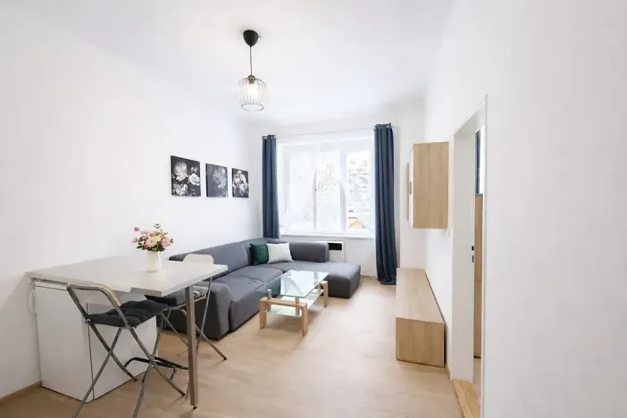 Pronájem bytu 2+kk, Praha, Sokolovská, 50 m2