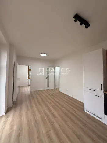 Pronájem bytu 2+kk, Praha - Liboc, Jenečská, 34 m2