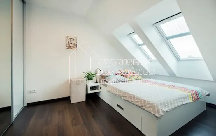 Pronájem bytu 2+kk, Praha - Kobylisy, Střelničná, 43 m2