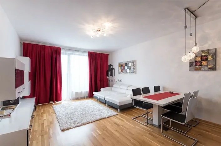 Pronájem bytu 1+kk, Praha - Vinohrady, Korunní, 42 m2