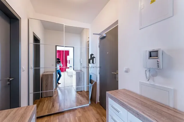 Pronájem bytu 1+kk, Praha - Vinohrady, Korunní, 42 m2