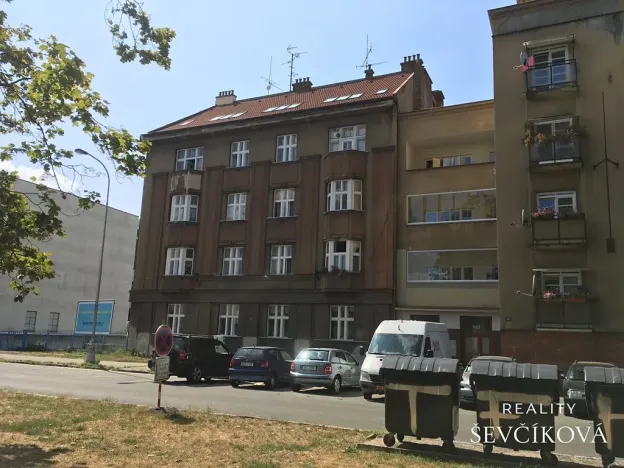 Pronájem atypického bytu, Hradec Králové, Smetanovo nábřeží, 80 m2