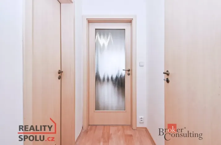 Pronájem bytu 1+kk, Praha, Trmická, 40 m2