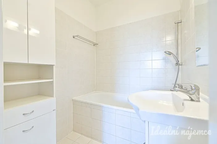 Pronájem bytu 3+1, Brno - Židenice, Čejkovická, 65 m2