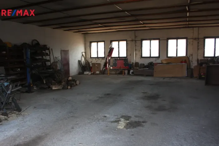 Pronájem komerční nemovitosti, Oslov, 430 m2