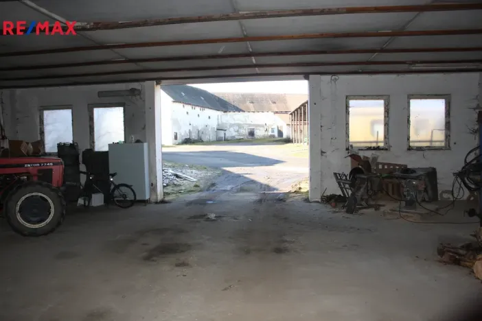 Pronájem komerční nemovitosti, Oslov, 430 m2