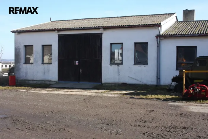 Pronájem komerční nemovitosti, Oslov, 430 m2