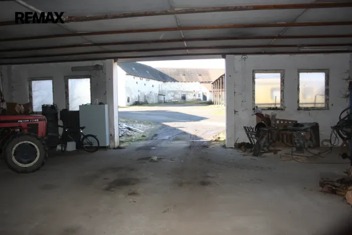 Pronájem komerční nemovitosti, Oslov, 430 m2