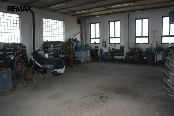Pronájem komerční nemovitosti, Oslov, 430 m2